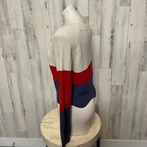 Sweater   - Picture 2 of 5